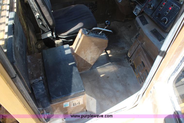 image for item K6790 1994 Caterpillar D250D articulated haul truck