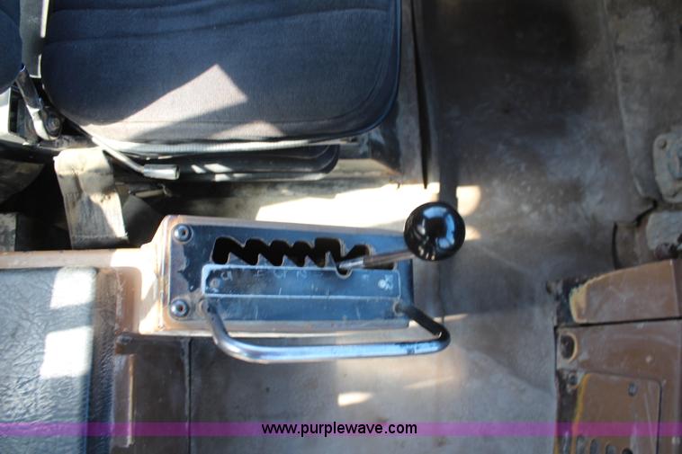 image for item K6790 1994 Caterpillar D250D articulated haul truck