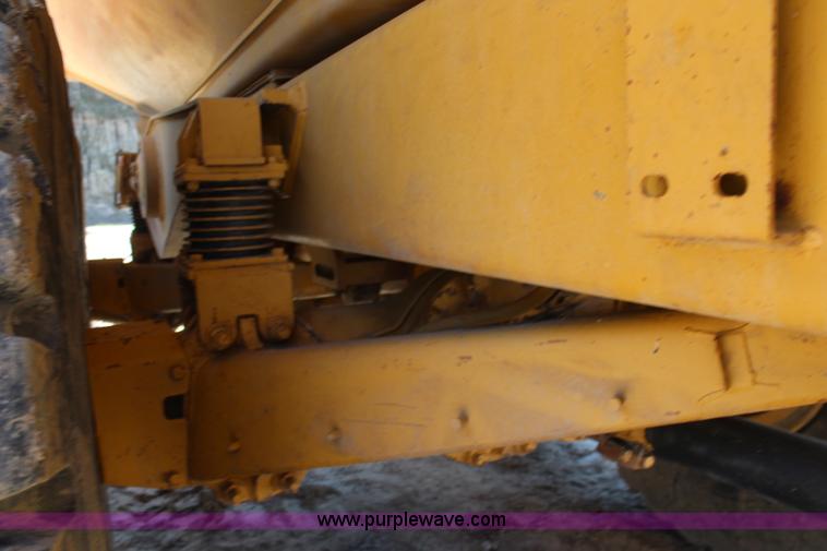 image for item K6790 1994 Caterpillar D250D articulated haul truck