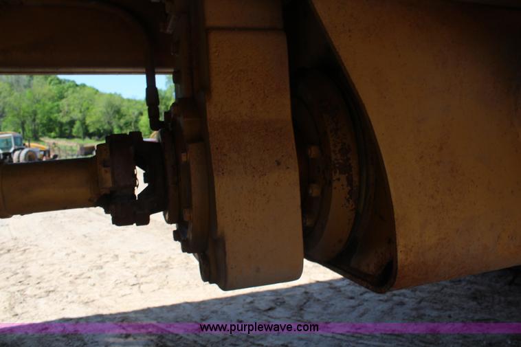 image for item K6790 1994 Caterpillar D250D articulated haul truck