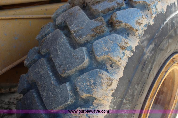 image for item K6790 1994 Caterpillar D250D articulated haul truck