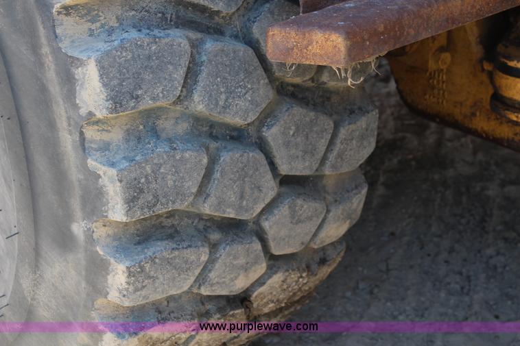 image for item K6790 1994 Caterpillar D250D articulated haul truck