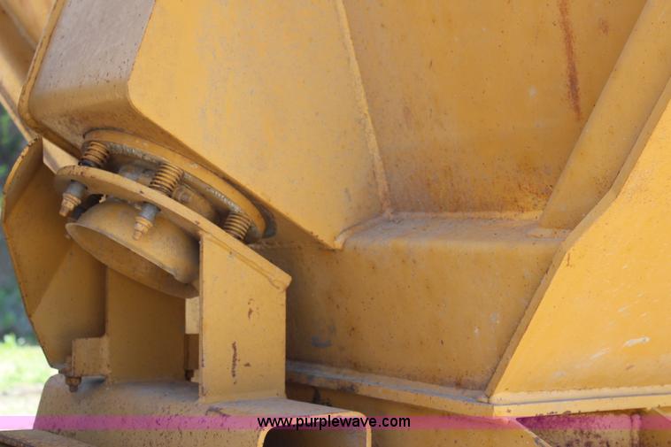 image for item K6790 1994 Caterpillar D250D articulated haul truck