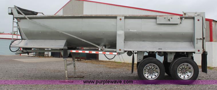 image for item K6880 1995 Western barrel bed end dump trailer