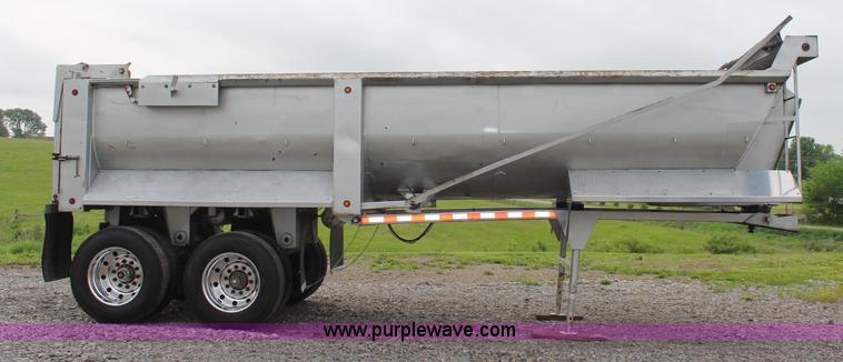 image for item K6880 1995 Western barrel bed end dump trailer