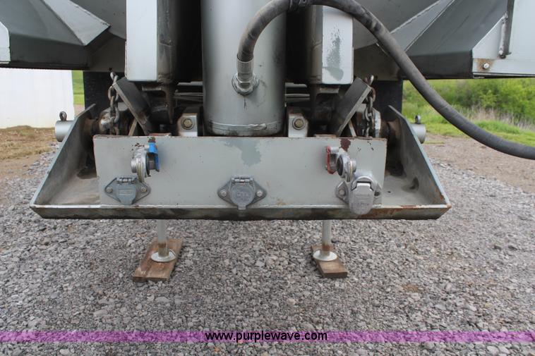 image for item K6880 1995 Western barrel bed end dump trailer