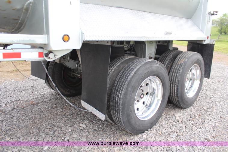 image for item K6880 1995 Western barrel bed end dump trailer