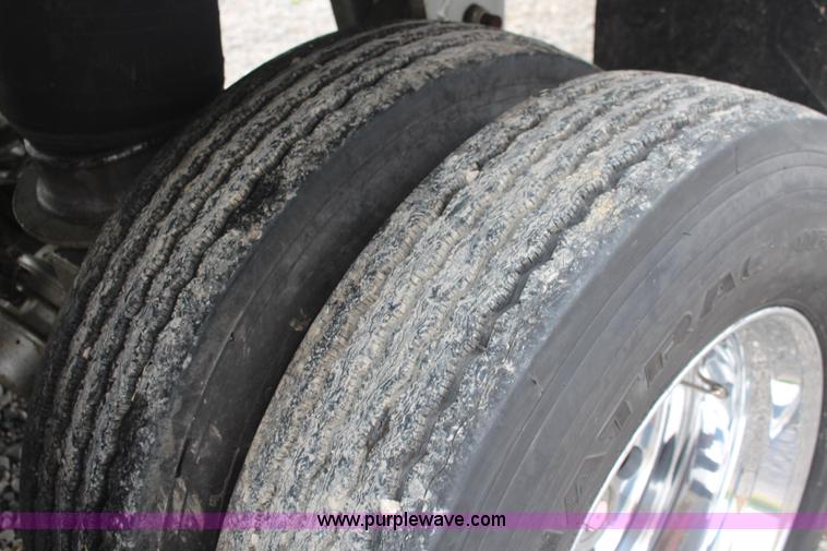 image for item K6880 1995 Western barrel bed end dump trailer