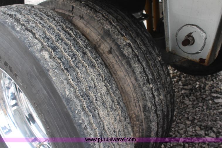 image for item K6880 1995 Western barrel bed end dump trailer