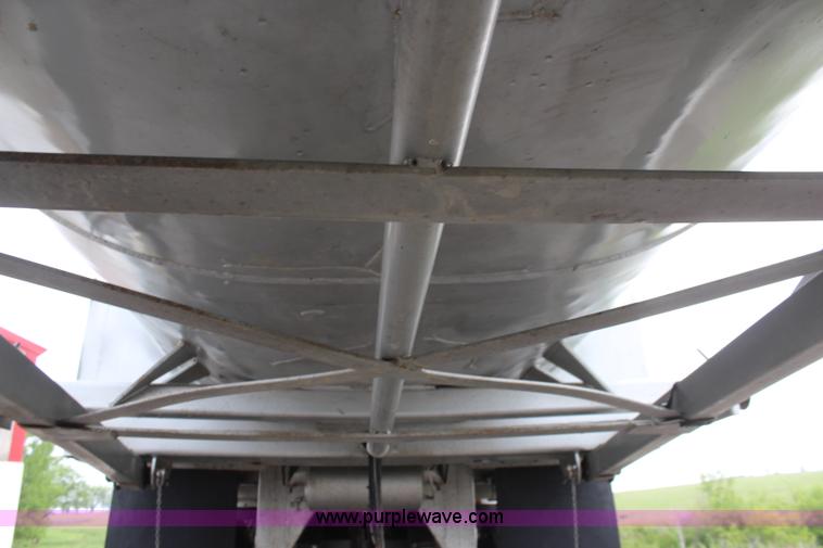 image for item K6880 1995 Western barrel bed end dump trailer