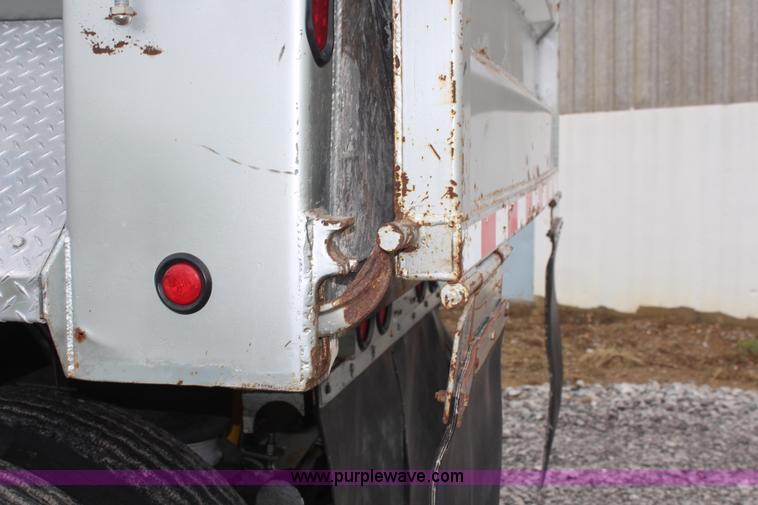 image for item K6880 1995 Western barrel bed end dump trailer