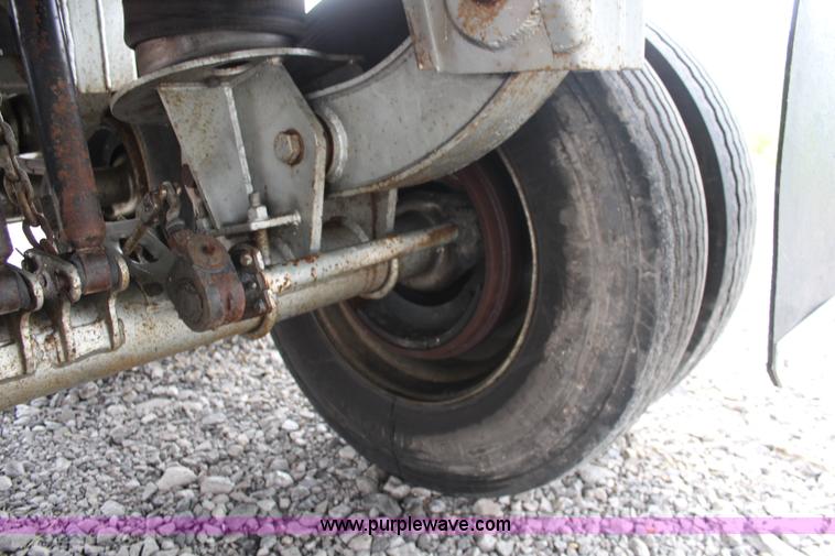 image for item K6880 1995 Western barrel bed end dump trailer