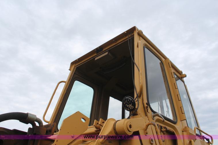 image for item K6881 1988 Caterpillar 963 track loader