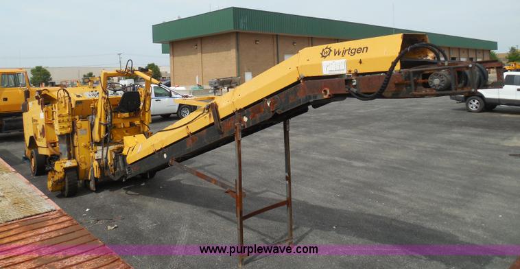 image for item K7513 1993 Wirtgen 1000VC milling machine