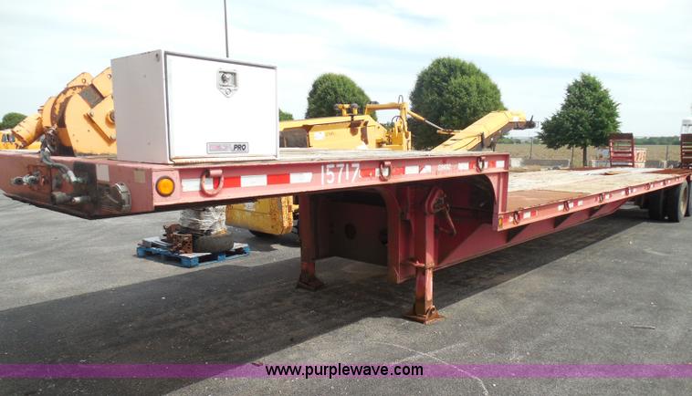 image for item K7514 2002 Wade Services equipment trailer