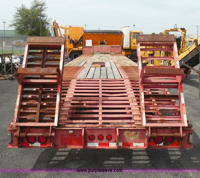 image for item K7514 2002 Wade Services equipment trailer