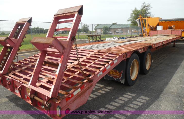 image for item K7514 2002 Wade Services equipment trailer