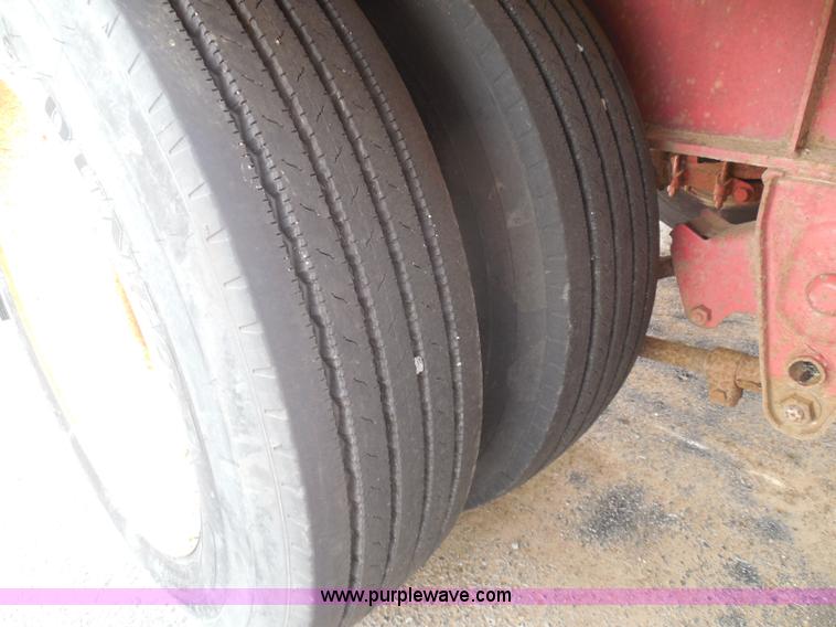 image for item K7514 2002 Wade Services equipment trailer