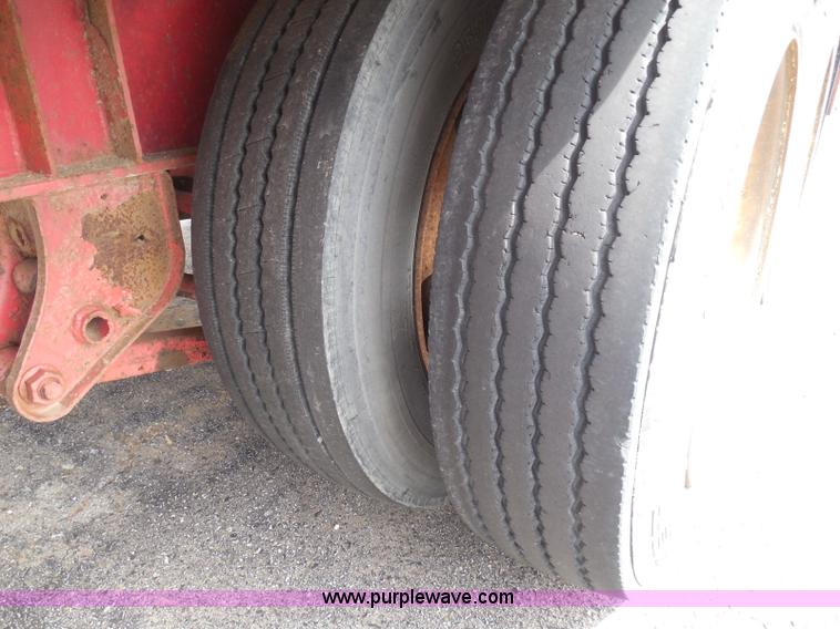 image for item K7514 2002 Wade Services equipment trailer