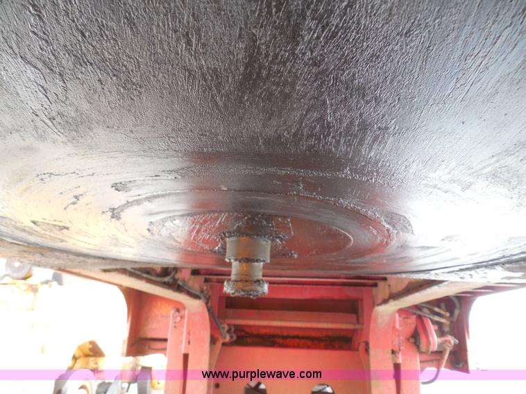 image for item K7514 2002 Wade Services equipment trailer