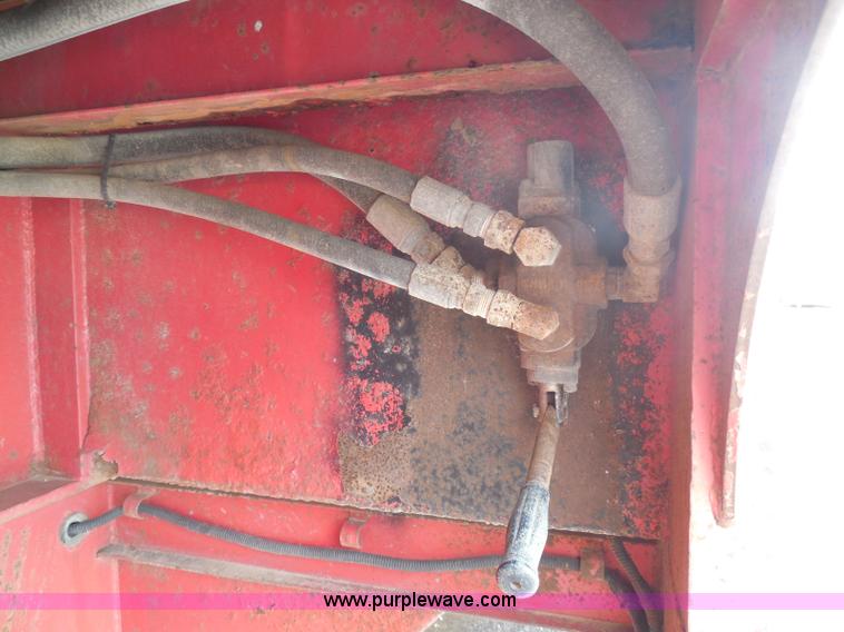 image for item K7514 2002 Wade Services equipment trailer