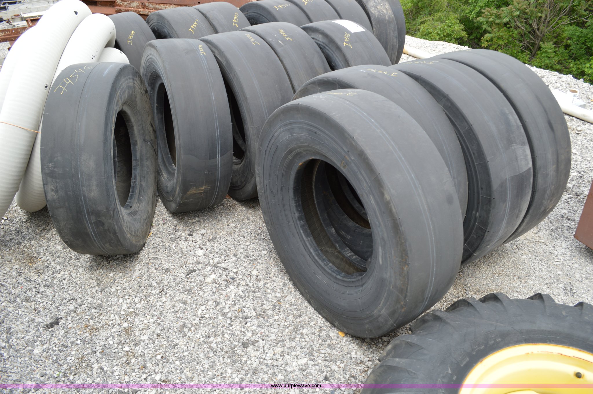 (9) pneumatic roller tires in Kansas City, MO Item I4546 sold