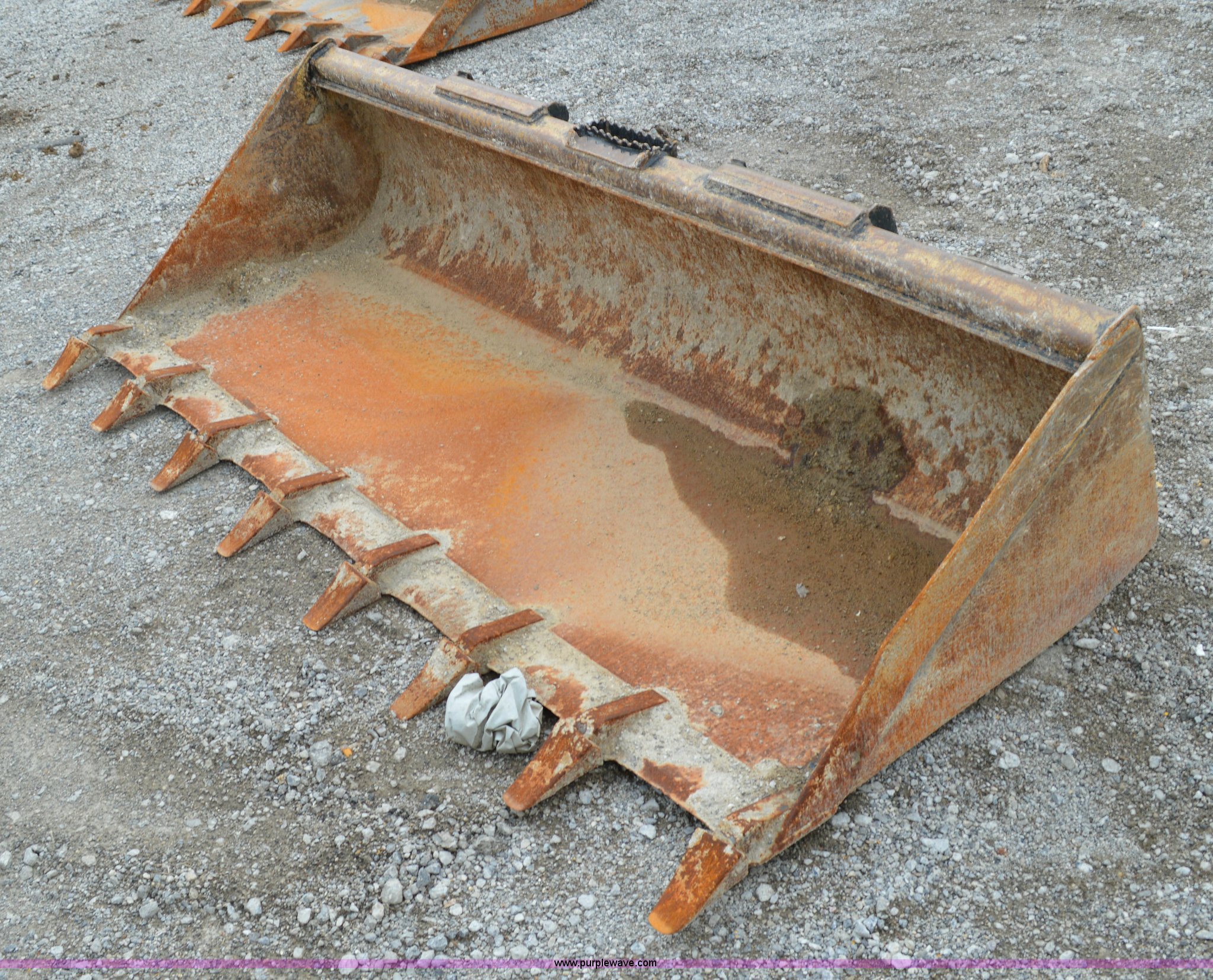 John Deere skid steer bucket in Kansas City, MO Item I4562 sold