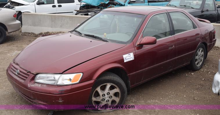 image for item E6266 1999 Toyota Camry