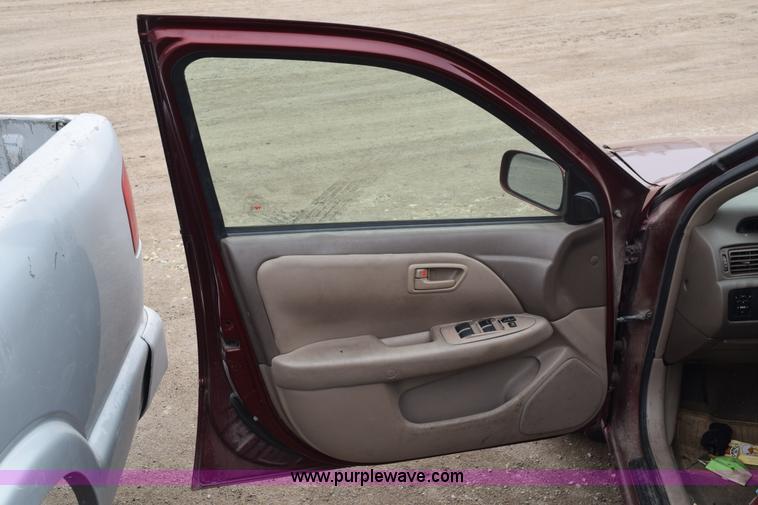 image for item E6266 1999 Toyota Camry