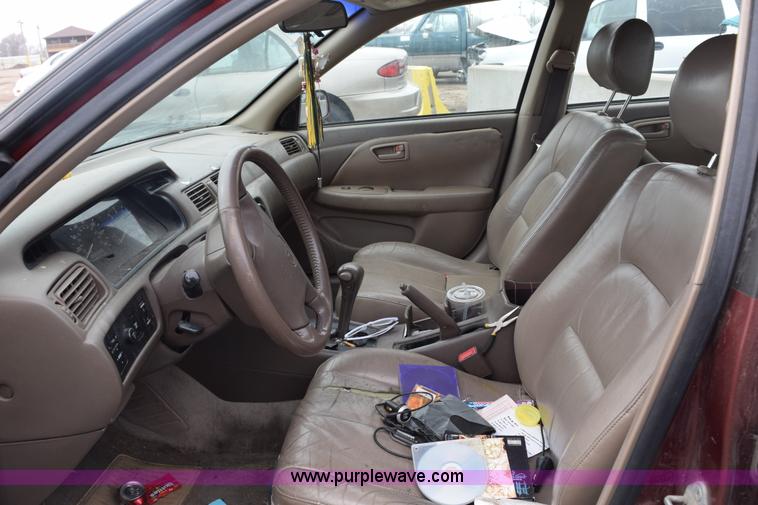 image for item E6266 1999 Toyota Camry