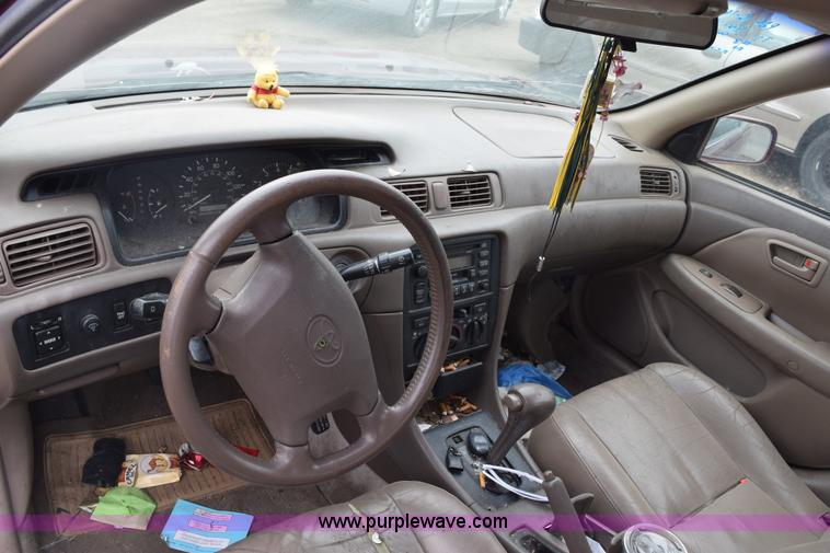 image for item E6266 1999 Toyota Camry