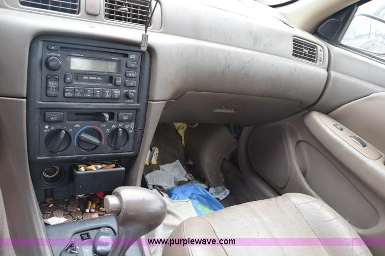 image for item E6266 1999 Toyota Camry