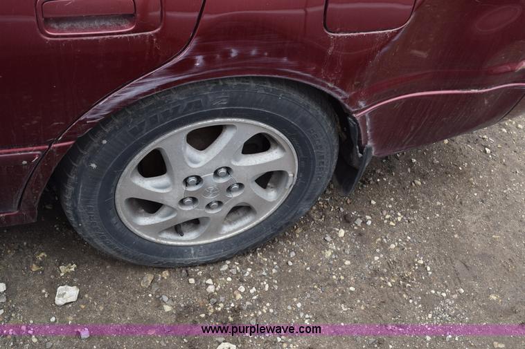 image for item E6266 1999 Toyota Camry