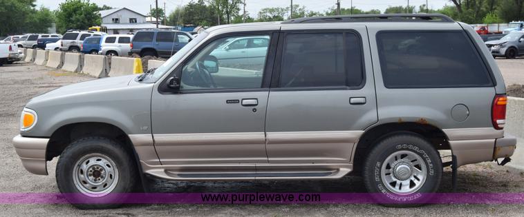 image for item E6441 2000 Mercury Mountaineer SUV