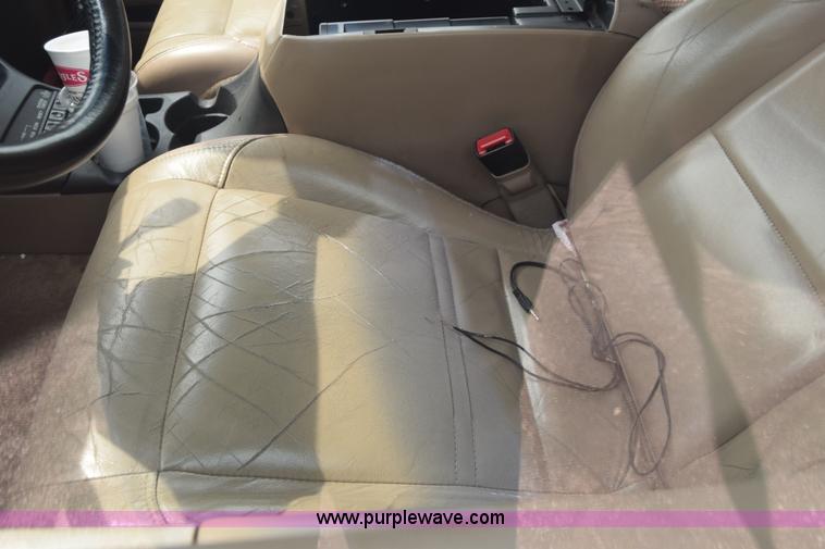 image for item E6441 2000 Mercury Mountaineer SUV