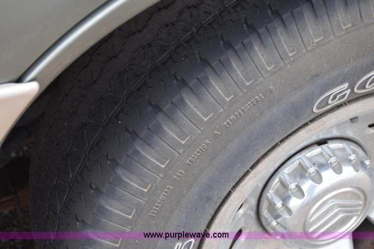 image for item E6441 2000 Mercury Mountaineer SUV