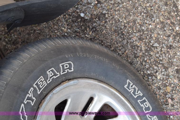 image for item E6441 2000 Mercury Mountaineer SUV