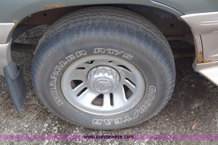 image for item E6441 2000 Mercury Mountaineer SUV