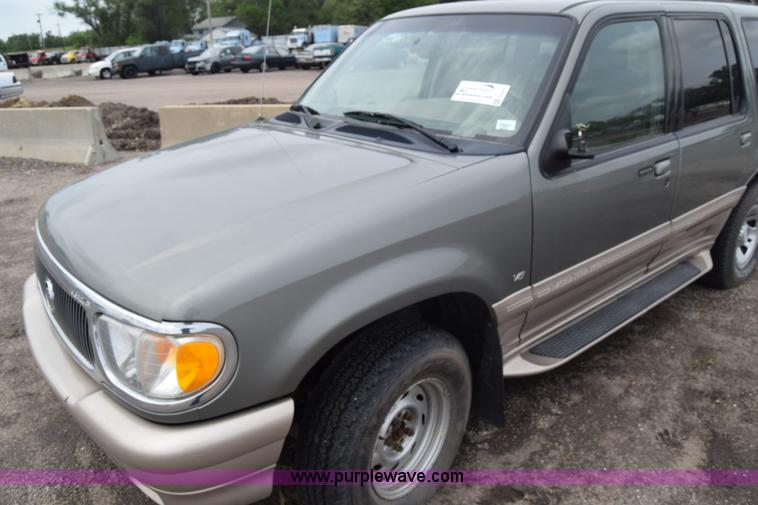 image for item E6441 2000 Mercury Mountaineer SUV