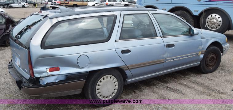 image for item E6443 1992 Ford Taurus