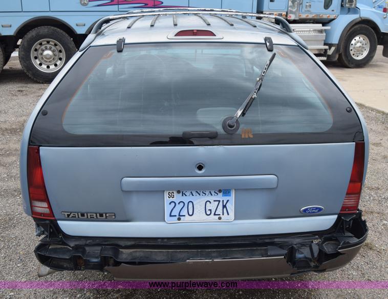image for item E6443 1992 Ford Taurus