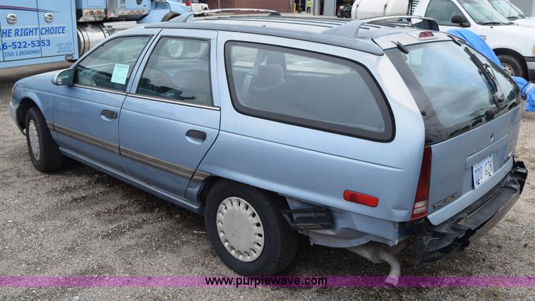 image for item E6443 1992 Ford Taurus