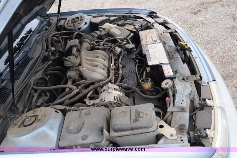 image for item E6443 1992 Ford Taurus