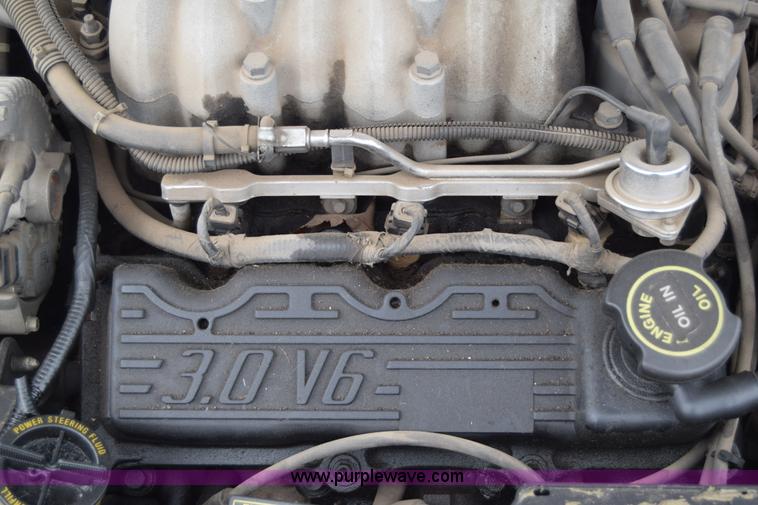 image for item E6443 1992 Ford Taurus