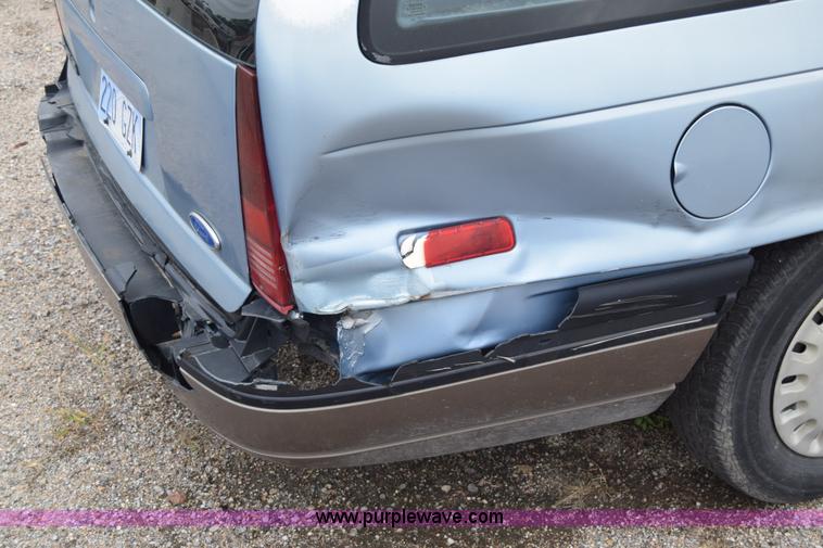 image for item E6443 1992 Ford Taurus