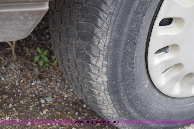 image for item E6443 1992 Ford Taurus