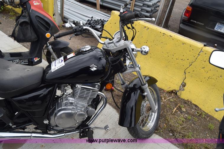 image for item E6446 2009 Suzuki GZ250 motorcycle