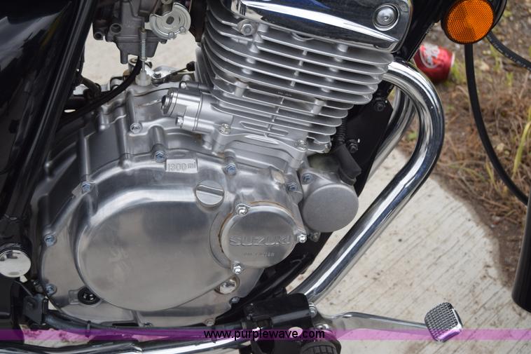 image for item E6446 2009 Suzuki GZ250 motorcycle