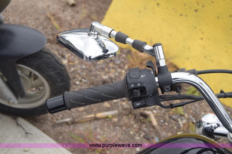 image for item E6446 2009 Suzuki GZ250 motorcycle