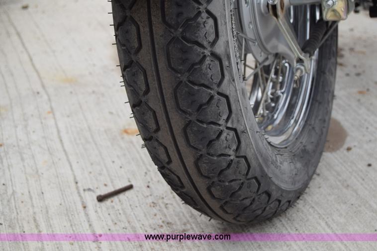 image for item E6446 2009 Suzuki GZ250 motorcycle